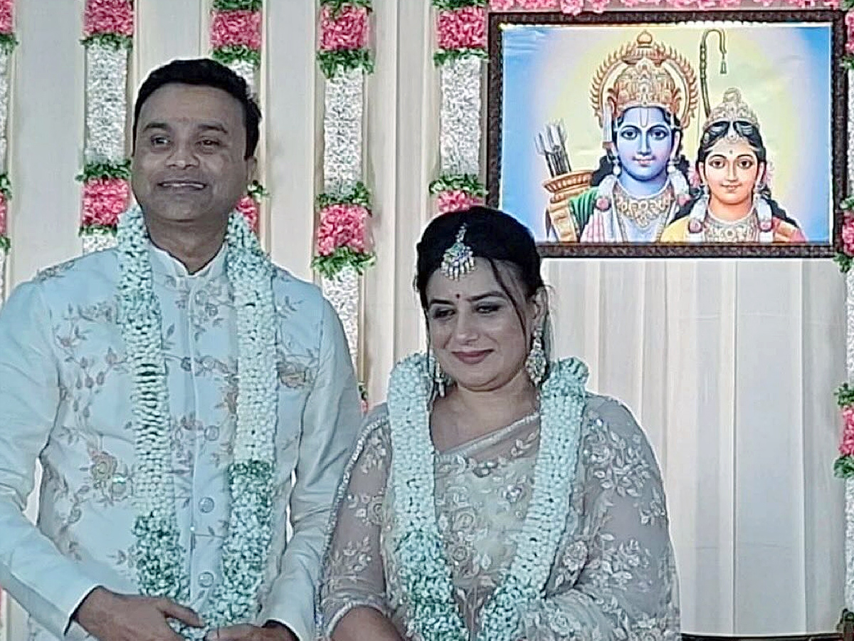 Actress_20Pooja_20Gandhi_20Gets_20Married_20To_20Vijay_20Ghorpade_20PHotos_2.jpg 3