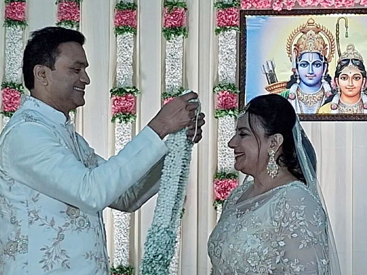 Actress_20Pooja_20Gandhi_20Gets_20Married_20To_20Vijay_20Ghorpade_20PHotos_3.jpg 4
