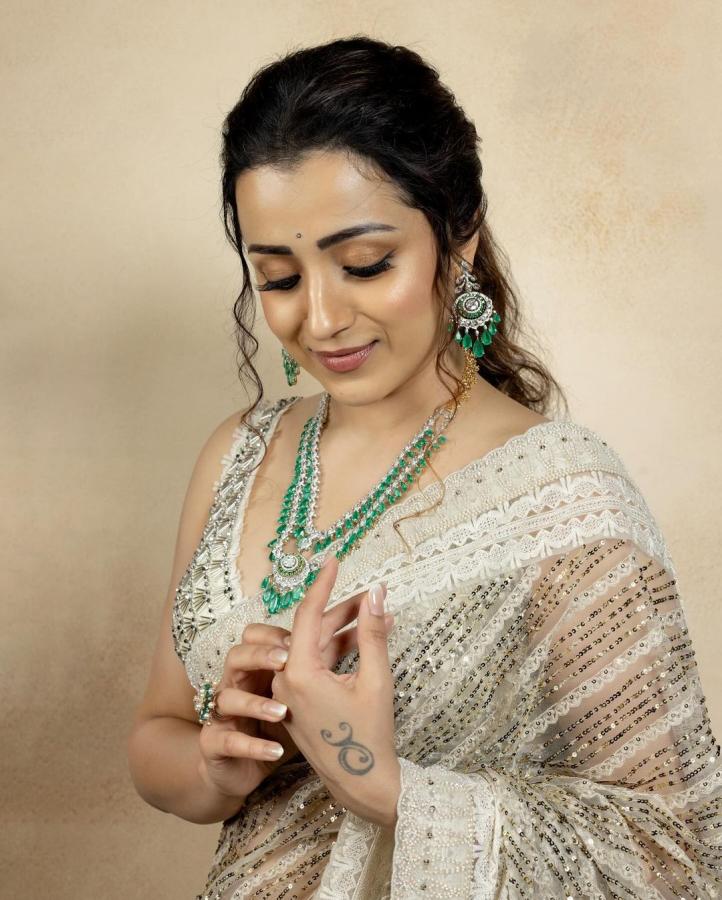 Trisha-insta-photos.jpg 5