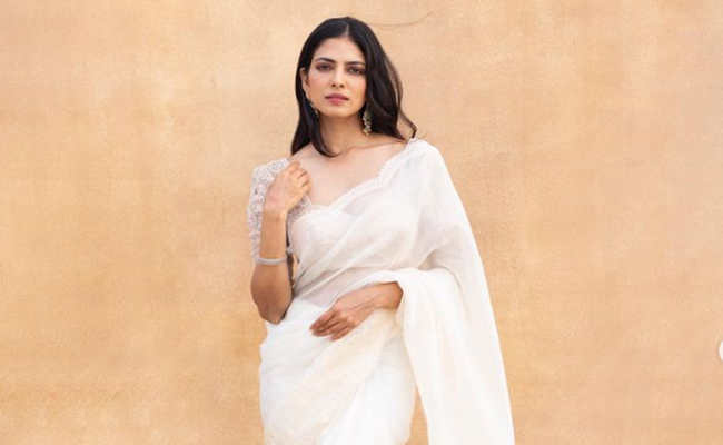 malavika-mohan.jpg