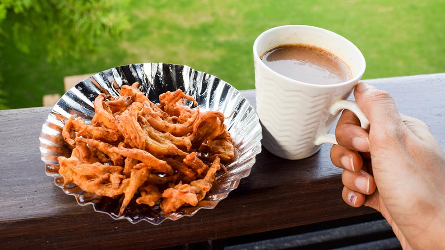 tea-and-pakodi.jpg 2