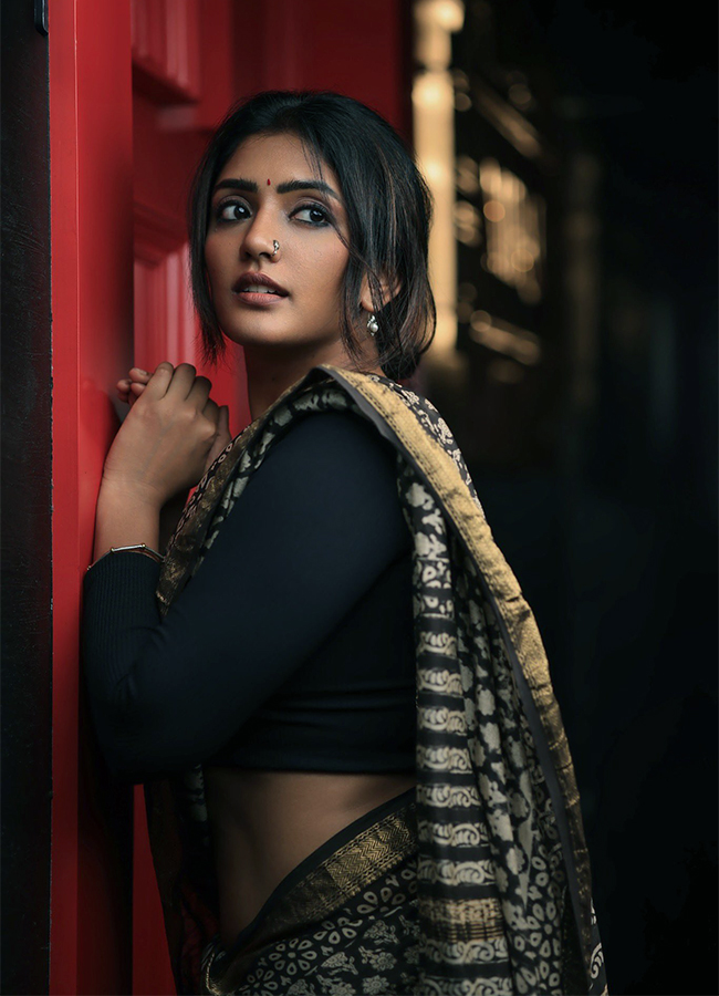 Actress_20Eesha_20Rebba_20Latest_20Photos-17.jpg 16