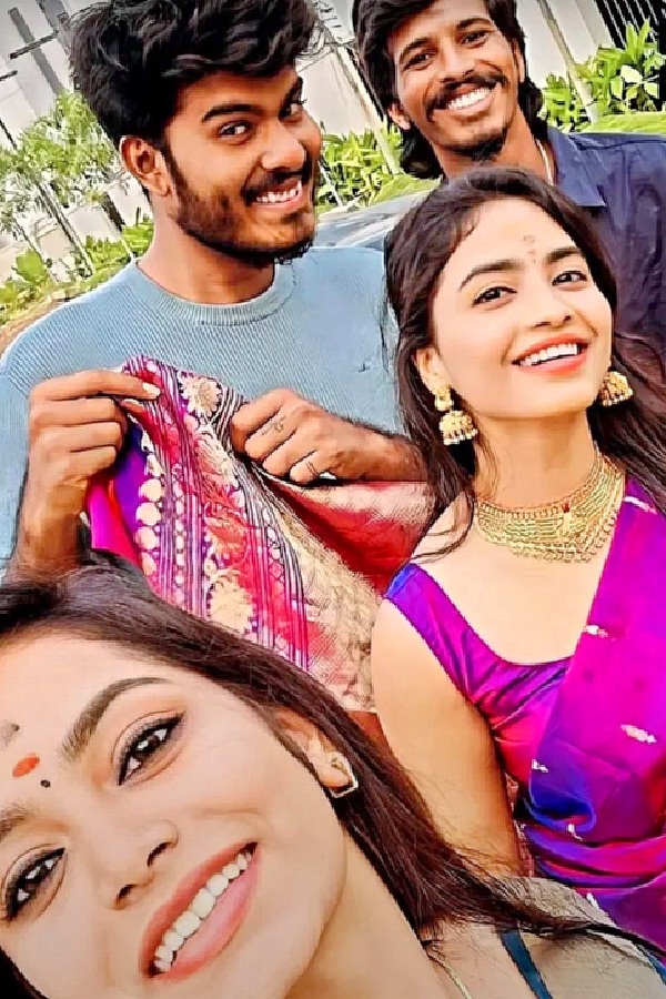 Bigg_20Boss_20fame_20Dethadi_20Harika_20New_20Housewarming_20function_20Photos_2.jpg 3
