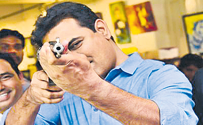 KTR-WITH-GUN.jpg