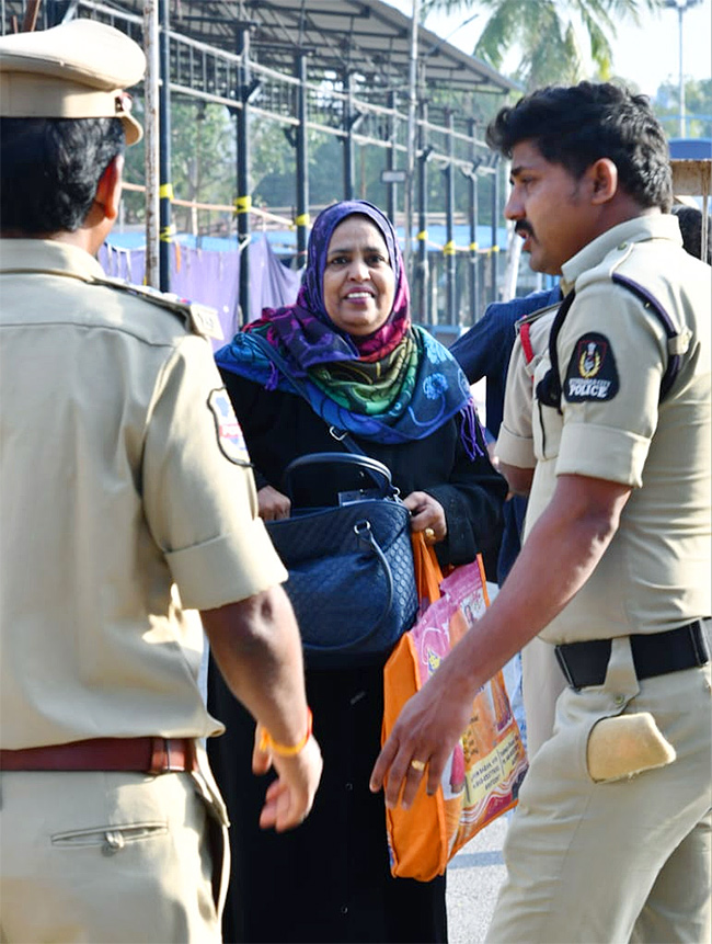Telangana_20Assembly_20Election_20Counting_20Photo_20Gallery-14.jpg 14