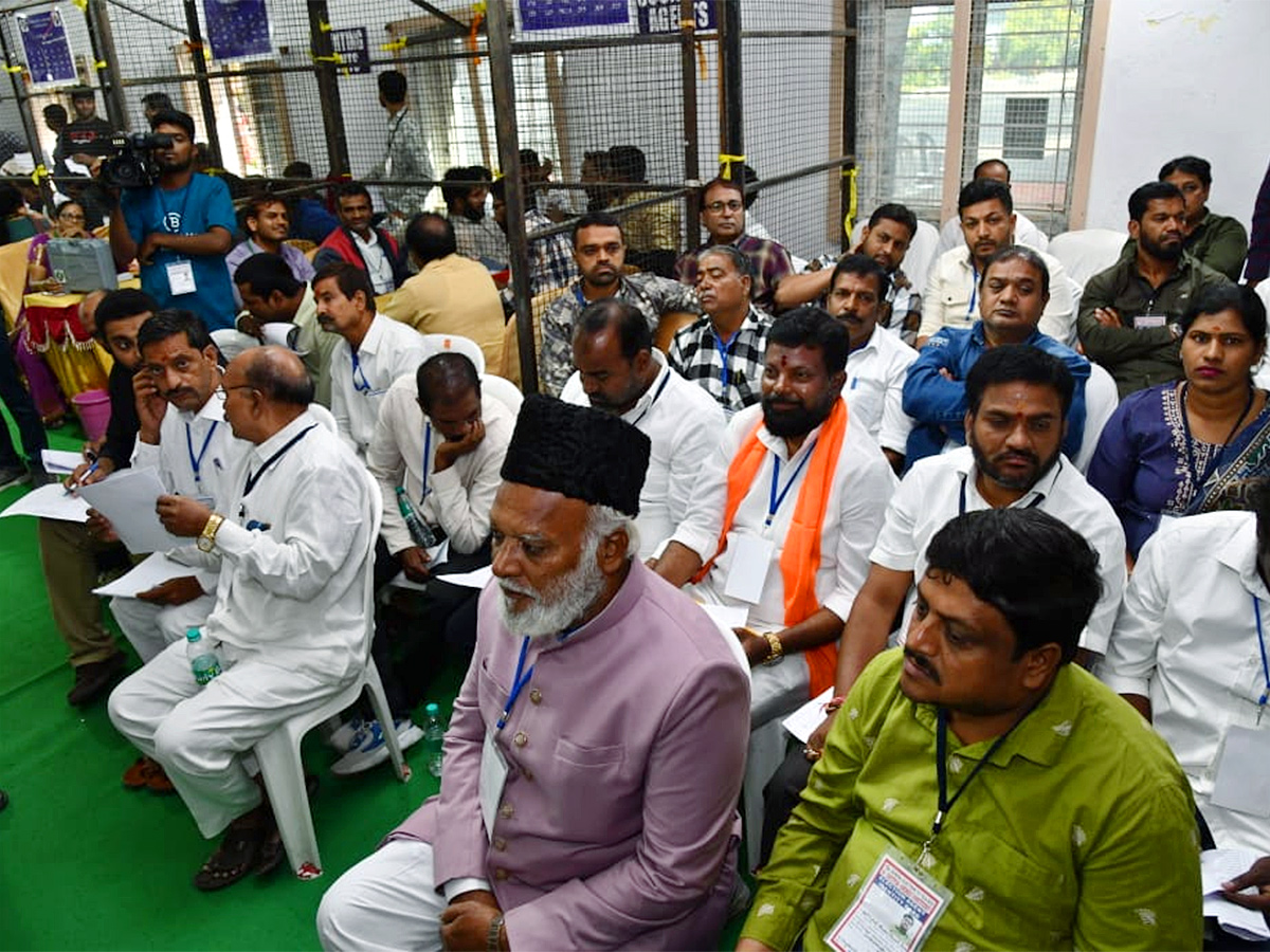 Telangana_20Assembly_20Election_20Counting_20Photos-17.jpg 10