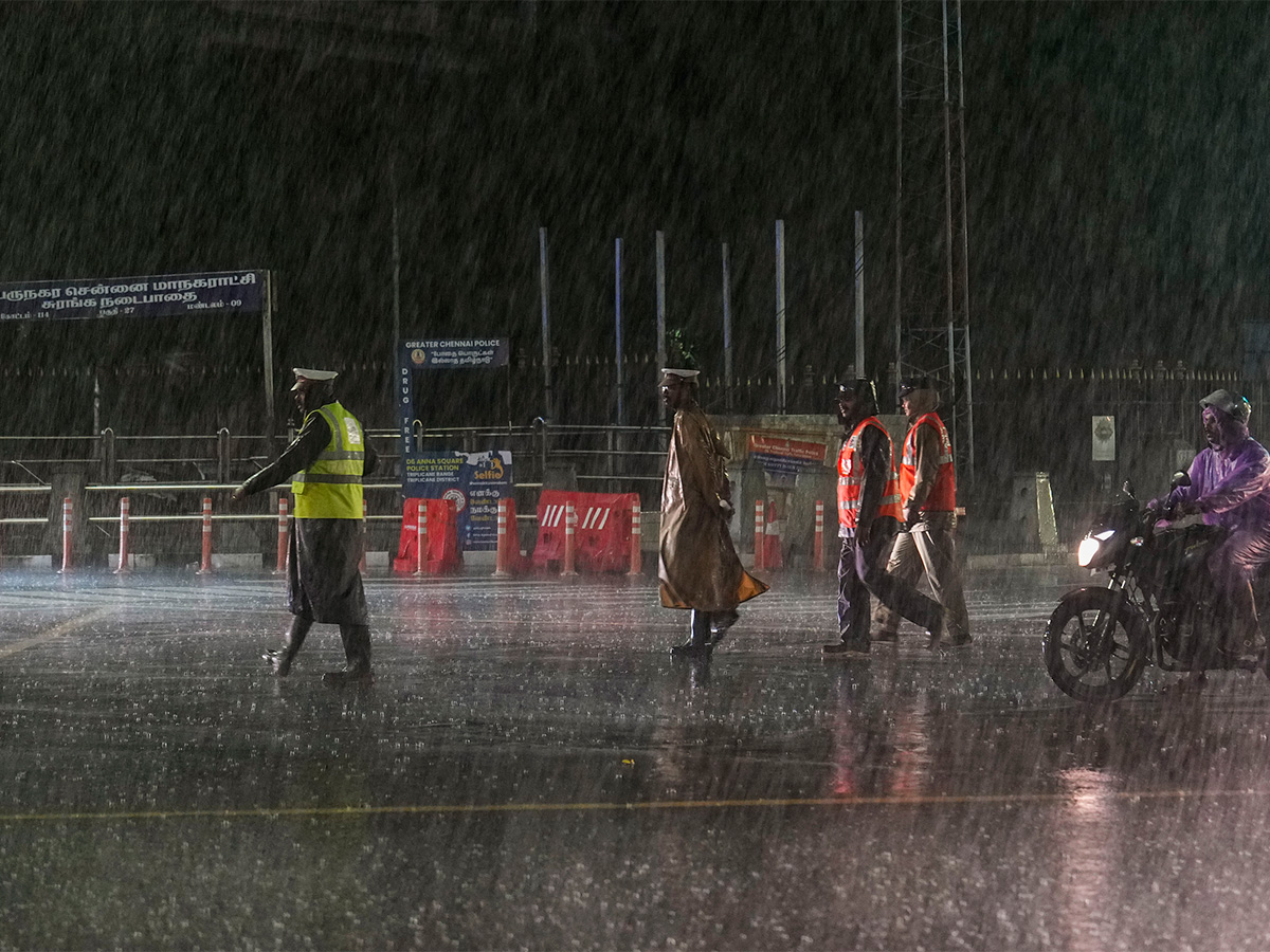 Cyclone_20Michaung_20Heavy_20rains_20Pics-11.jpg 9