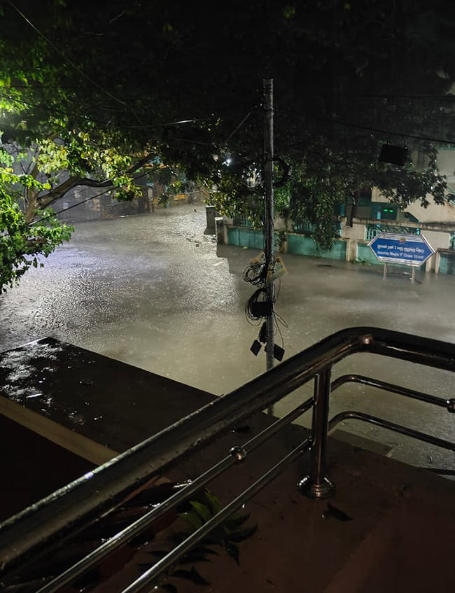 Cyclone_20Michaung_20Heavy_20rains_20Pics-16.jpg 14