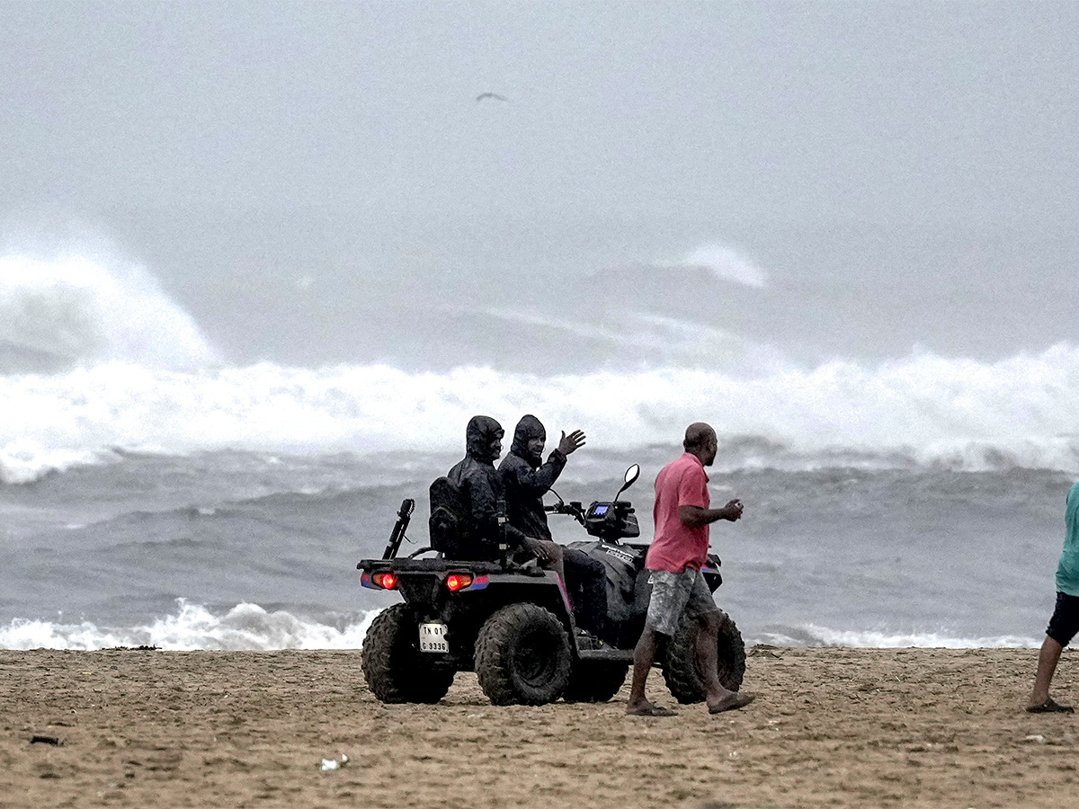 Cyclone_20Michaung_20Heavy_20rains_20Pics-19.jpg 16