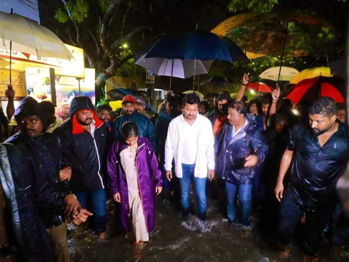 Cyclone_20Michaung_20Heavy_20rains_20Pics-24.jpg 21
