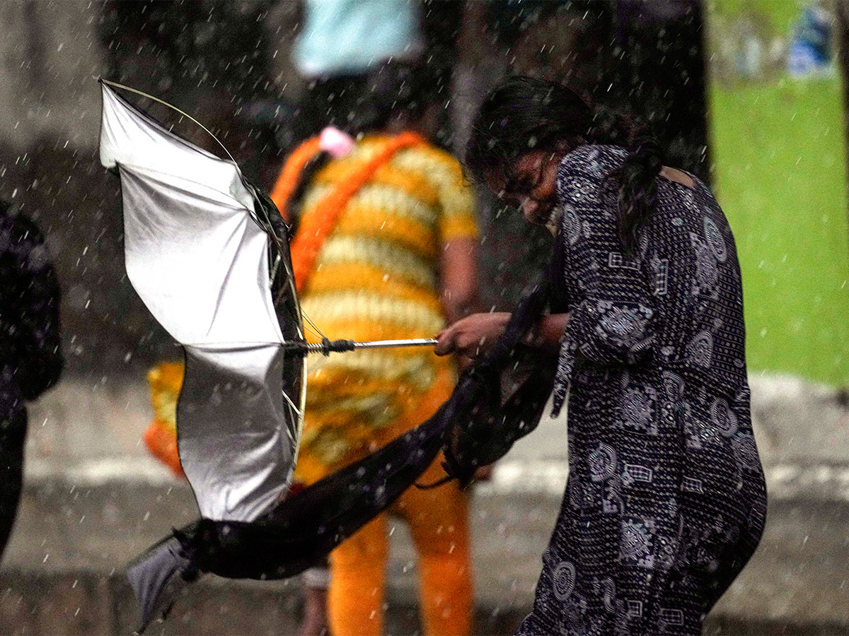 Cyclone_20Michaung_20Heavy_20rains_20Pics-31.jpg 27