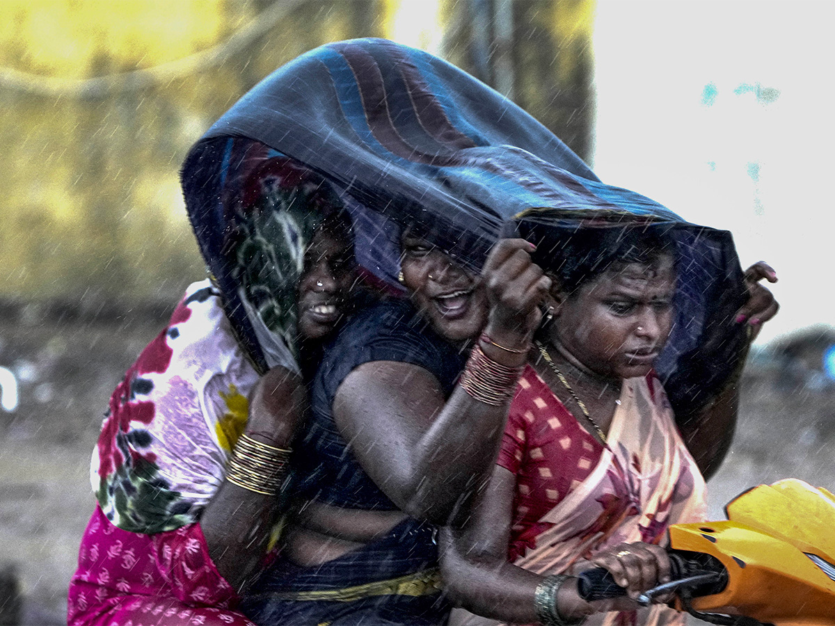 Cyclone_20Michaung_20Heavy_20rains_20Pics-35.jpg 31