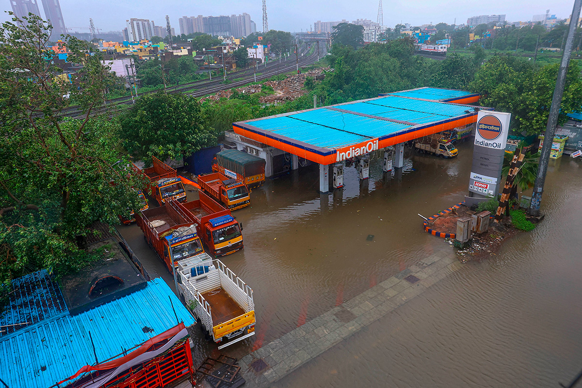 Cyclone_20Michaung_20As_20Rain_20Floods_20Chennai-11.jpg 11