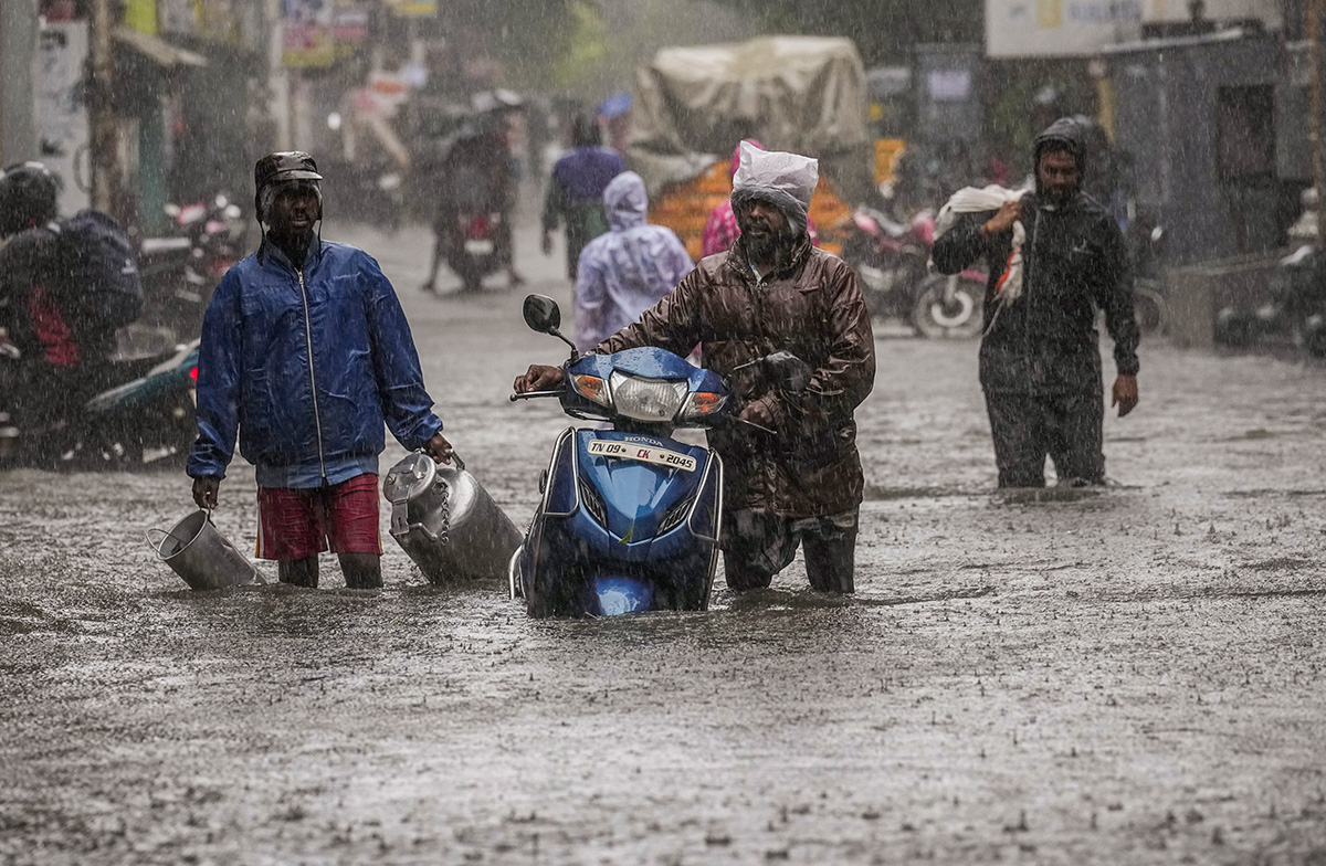 Cyclone_20Michaung_20As_20Rain_20Floods_20Chennai-20.jpg 18