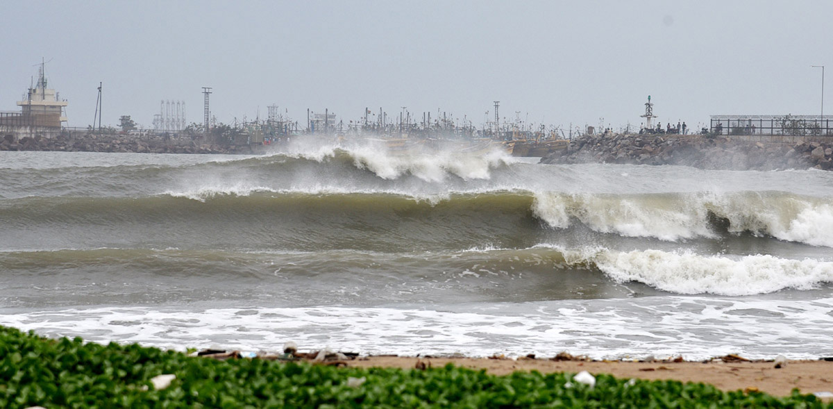 Cyclone_20Michaung_20Effect_20heavy_20rains_20in_20andhra_20pradesh_20photos-13.jpg 11