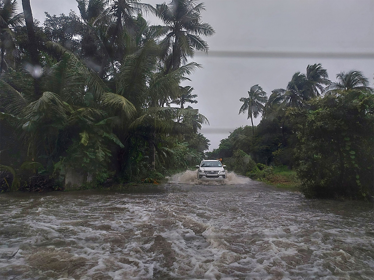 Cyclone_20Michaung_20Effect_20heavy_20rains_20in_20andhra_20pradesh_20photos-18.jpg 16