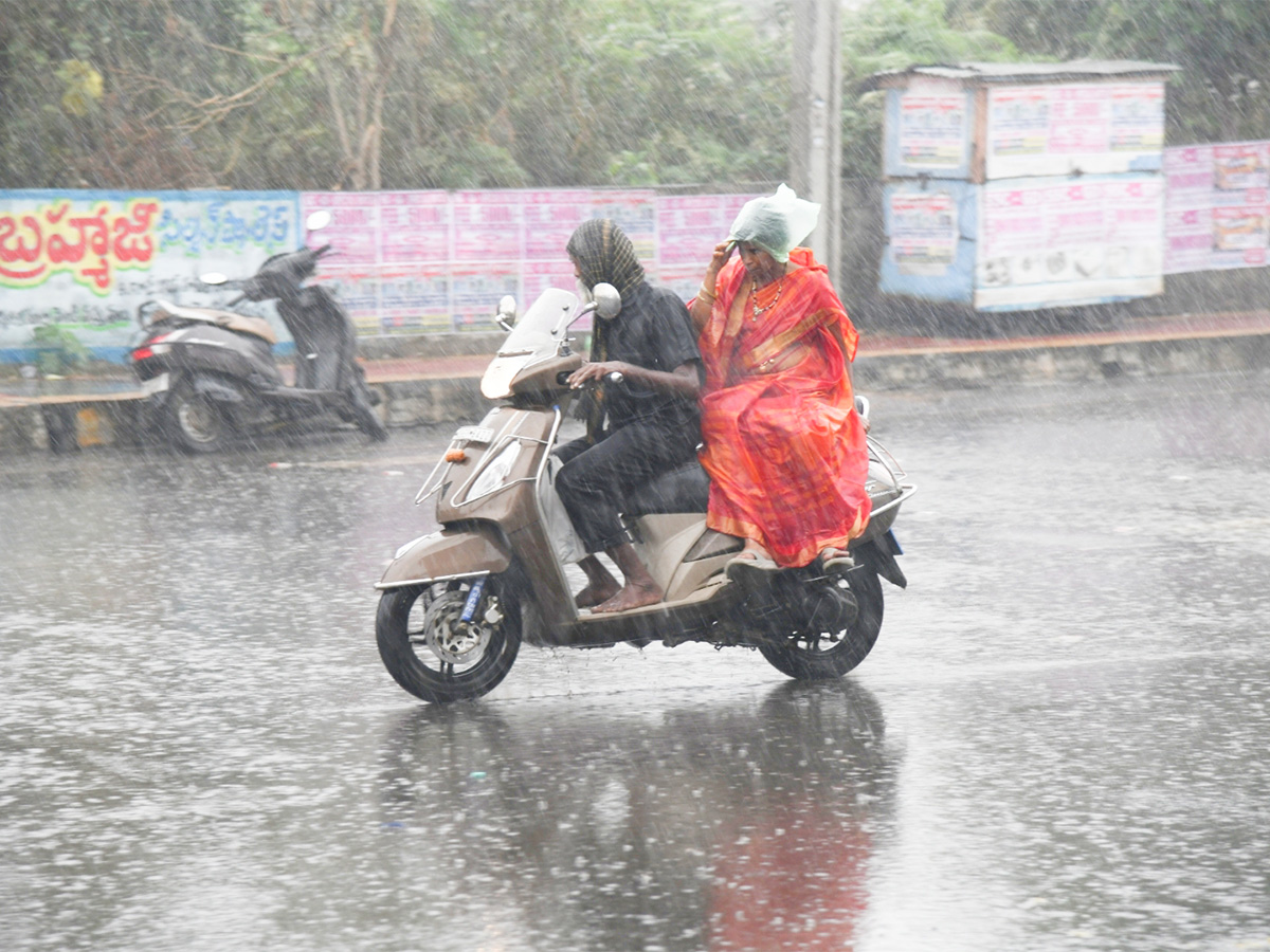 Cyclone_20Michaung_20Effect_20heavy_20rains_20in_20andhra_20pradesh_20photos-26.jpg 24