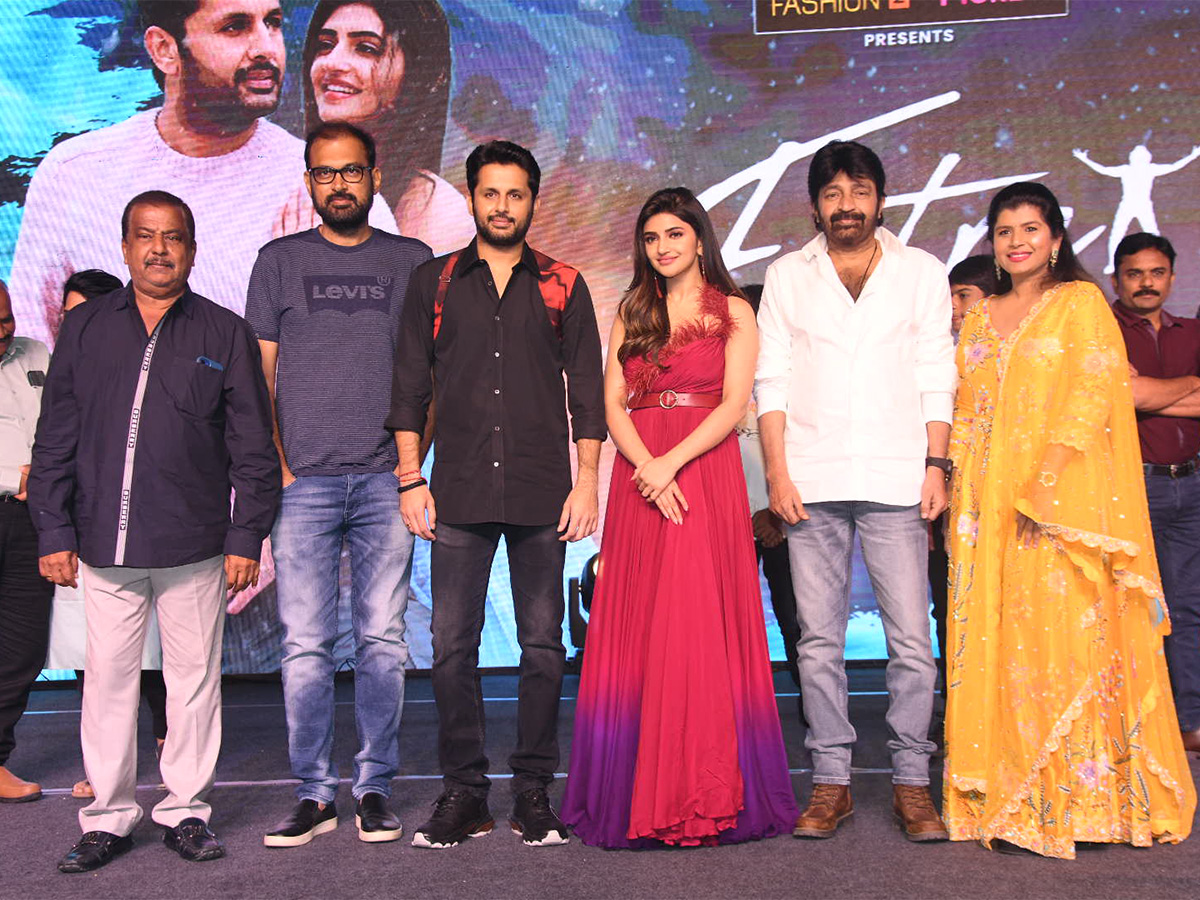 Nithiin_20Extra_20Ordinary_20Man_20Pre_20Release_20Event-15.jpg 15