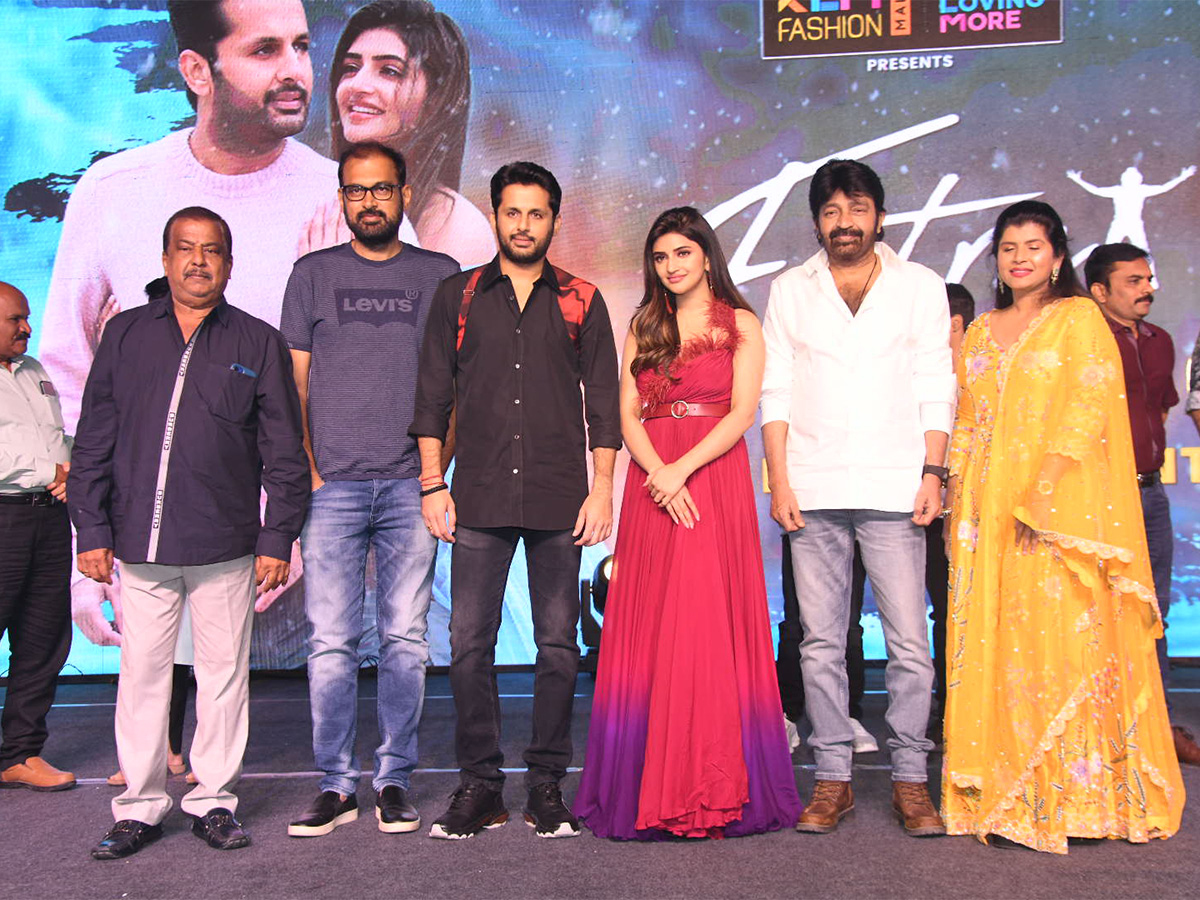 Nithiin_20Extra_20Ordinary_20Man_20Pre_20Release_20Event-3.jpg 3