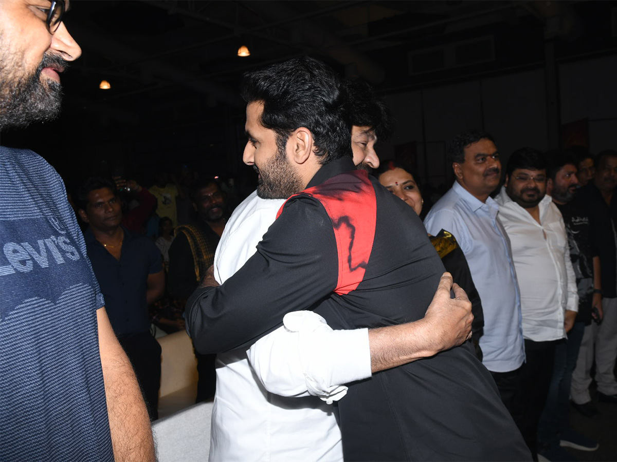Nithiin_20Extra_20Ordinary_20Man_20Pre_20Release_20Event-35.jpg 34