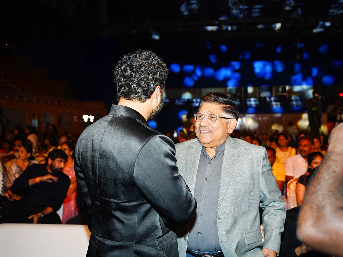 Santosham_20South_20Indian_20Film_20Awards_202023_20at_20Goa_20photos-22.jpg 21
