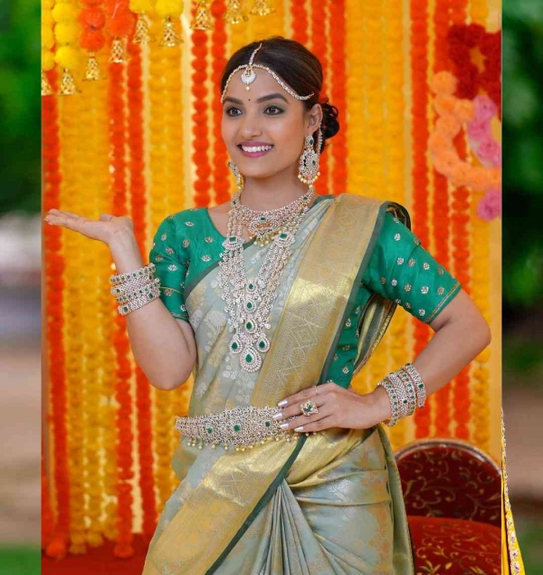 siri-hanumanthu_PICS.jpg 6