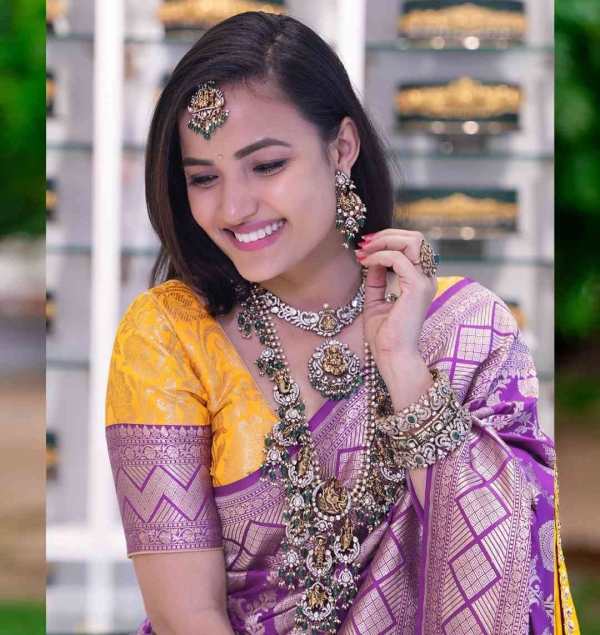 siri-hanumanthu_latest-photos.jpg 8