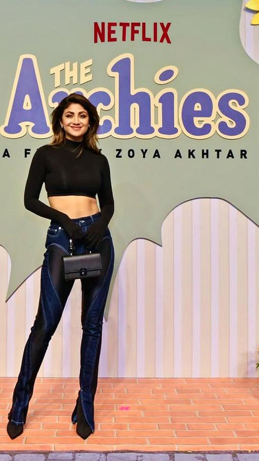 10-ShilpaShetty.jpg 11