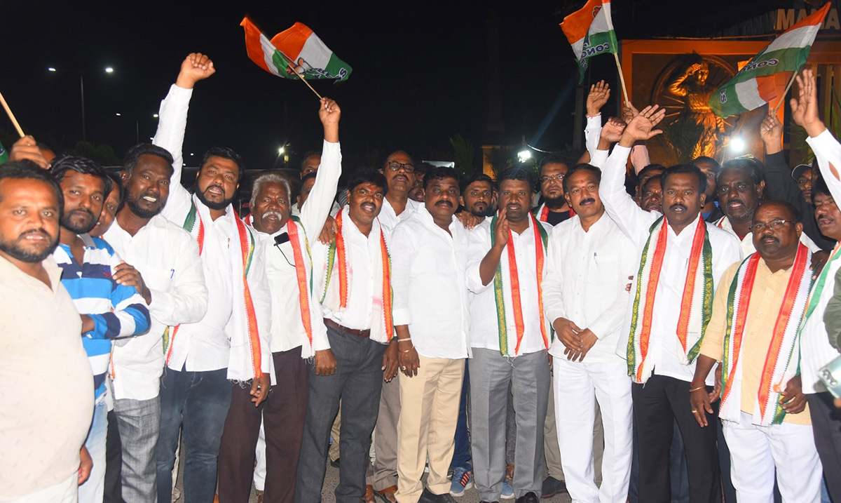 Celebrations_20At_20Revanth_20Reddy_20HomeTown_20Pics-7.jpg 8