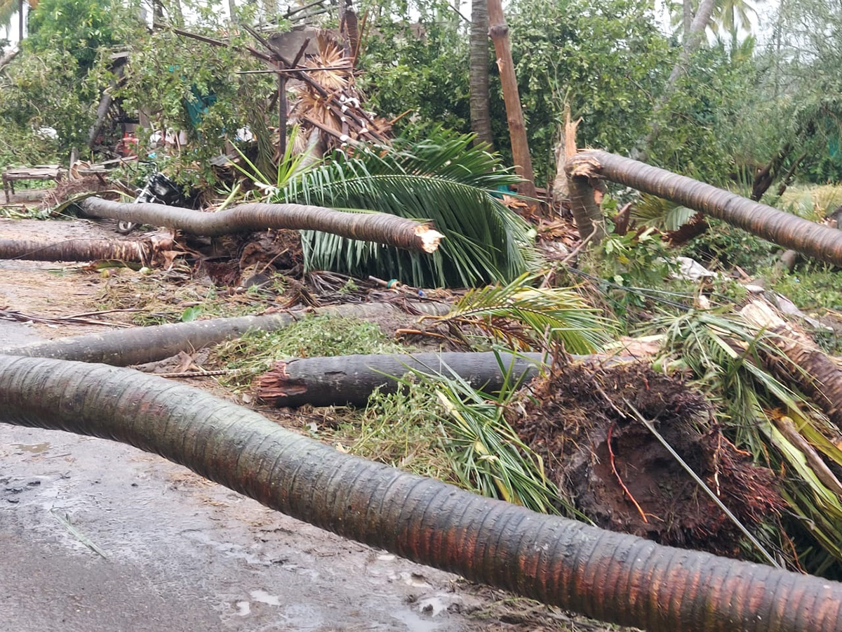 Cyclone_20Effect_20In_20Andhra_20Pradesh_20Photos-13.jpg 13