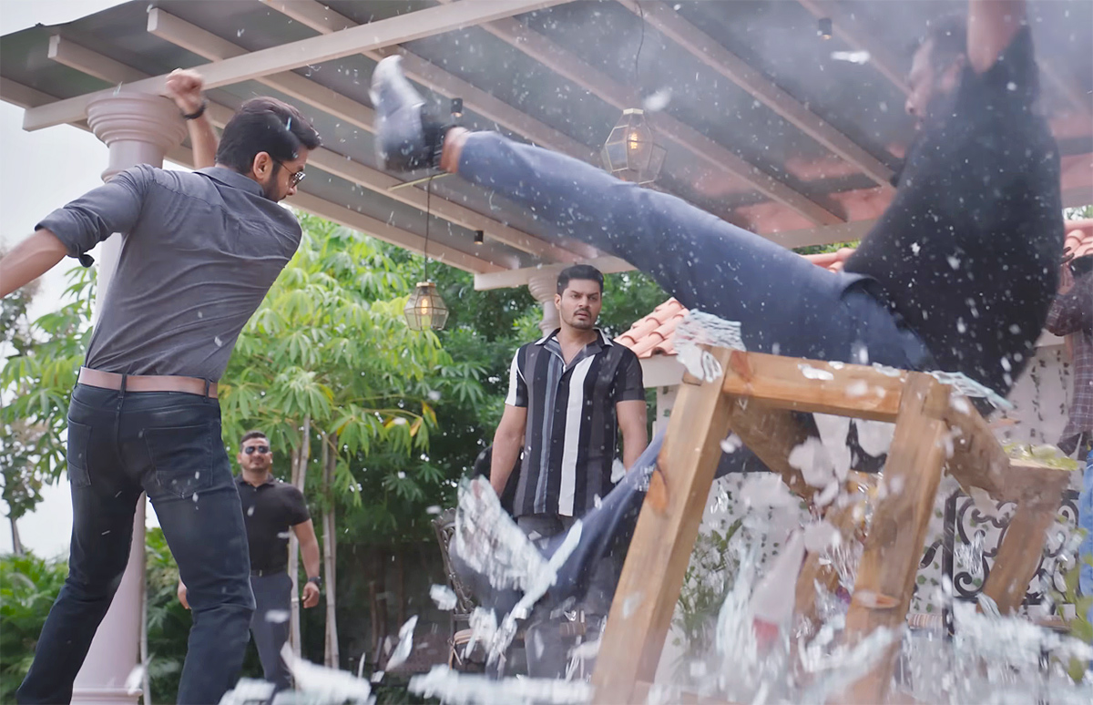 Extra_20Ordinary_20Man_20Movie_20HD_20Stills-23.jpg 23