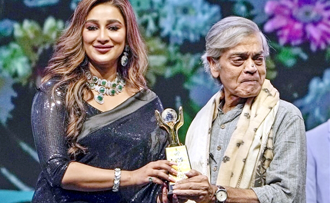 Kolkata-International-Film-Festival-04.jpg 4