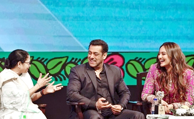 Kolkata-International-Film-Festival-07.jpg 8