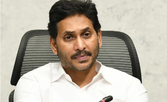 Cm-Jagan-Tirupati-And-Bapat.jpg