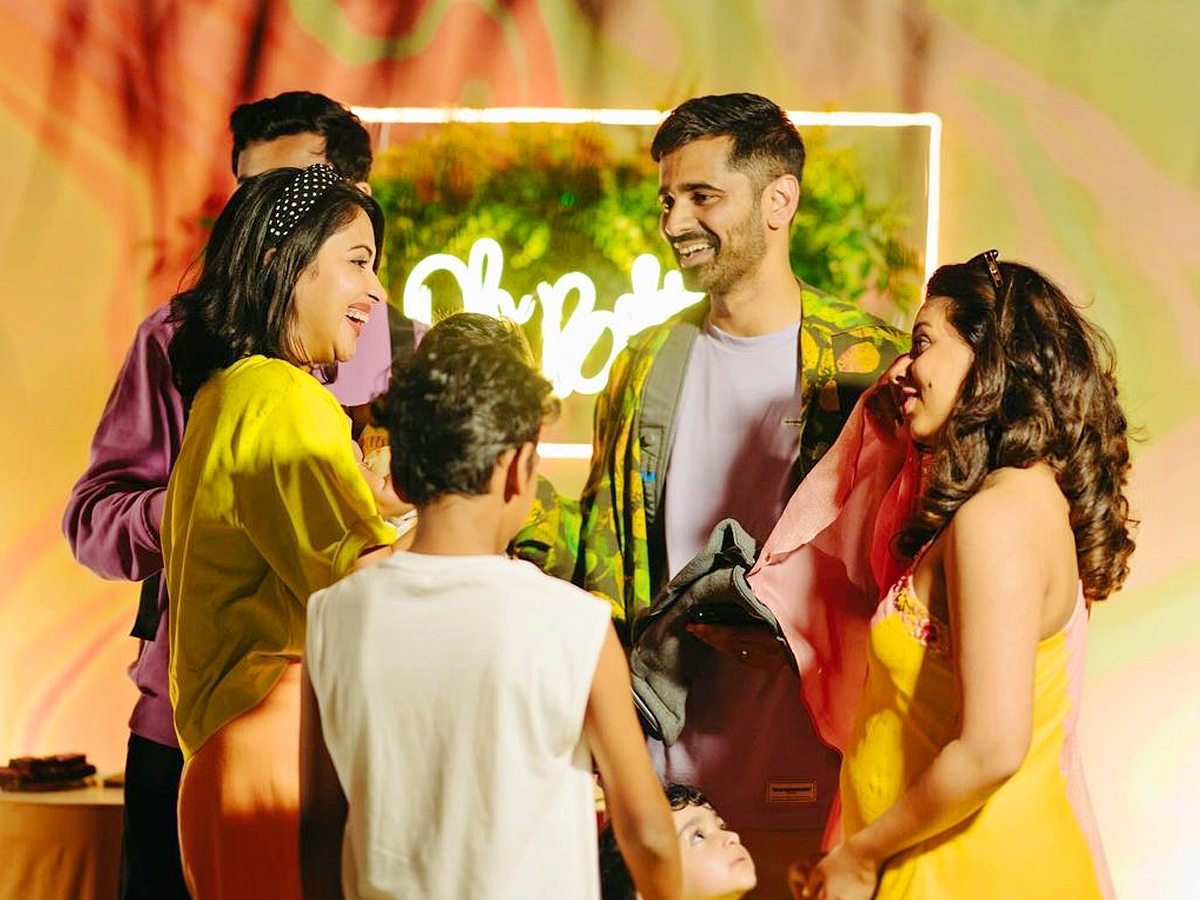 Amala_20Paul_20and_20Pearle_20Maaney_20shine_20in_20a_20baby_20shower_20party_20Photos_1.jpg 2