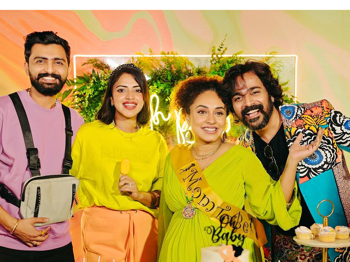 Amala_20Paul_20and_20Pearle_20Maaney_20shine_20in_20a_20baby_20shower_20party_20Photos_3.jpg 4