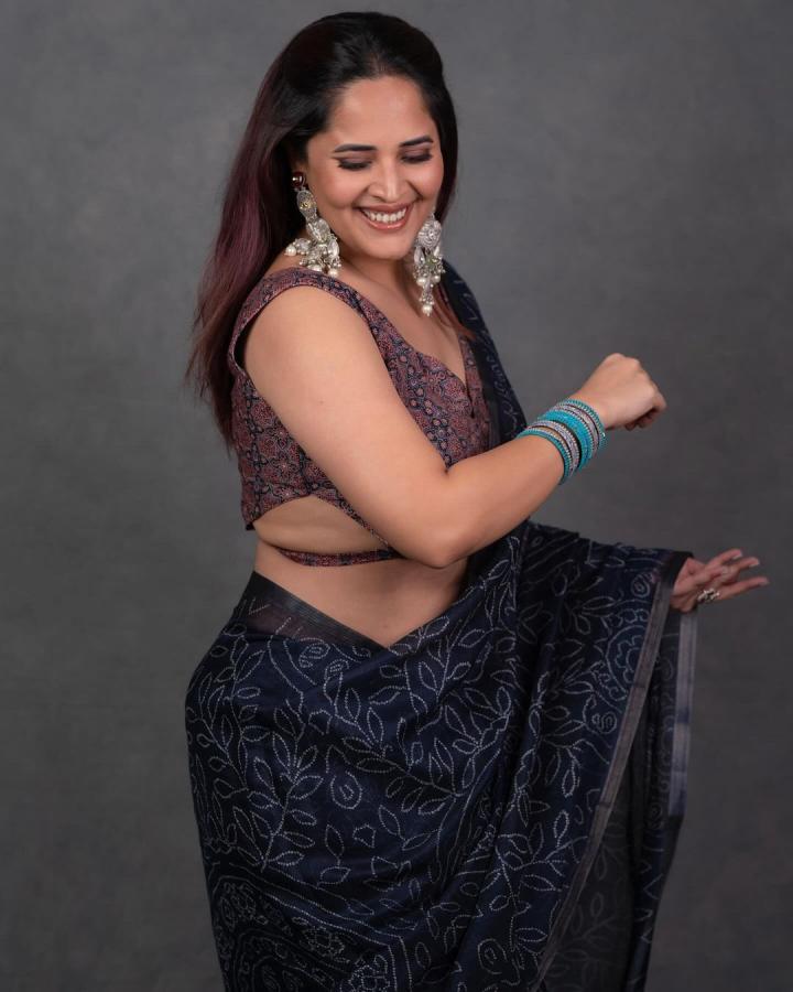 Anasuya-saree-pics.jpg 14