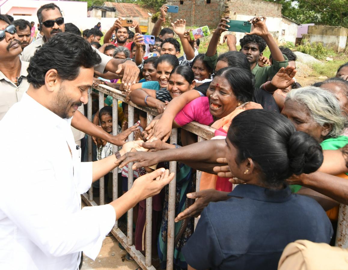 CM-YS-Jagan-Bapatla-13.jpeg 14