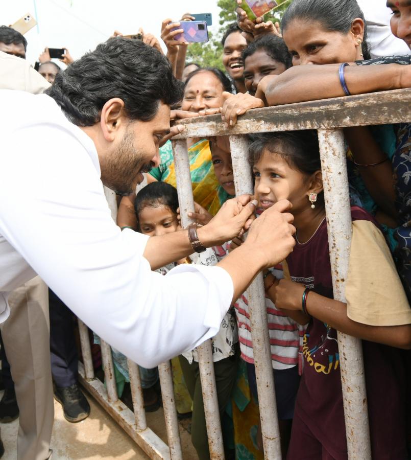 CM-YS-Jagan-Bapatla-14.jpeg 15