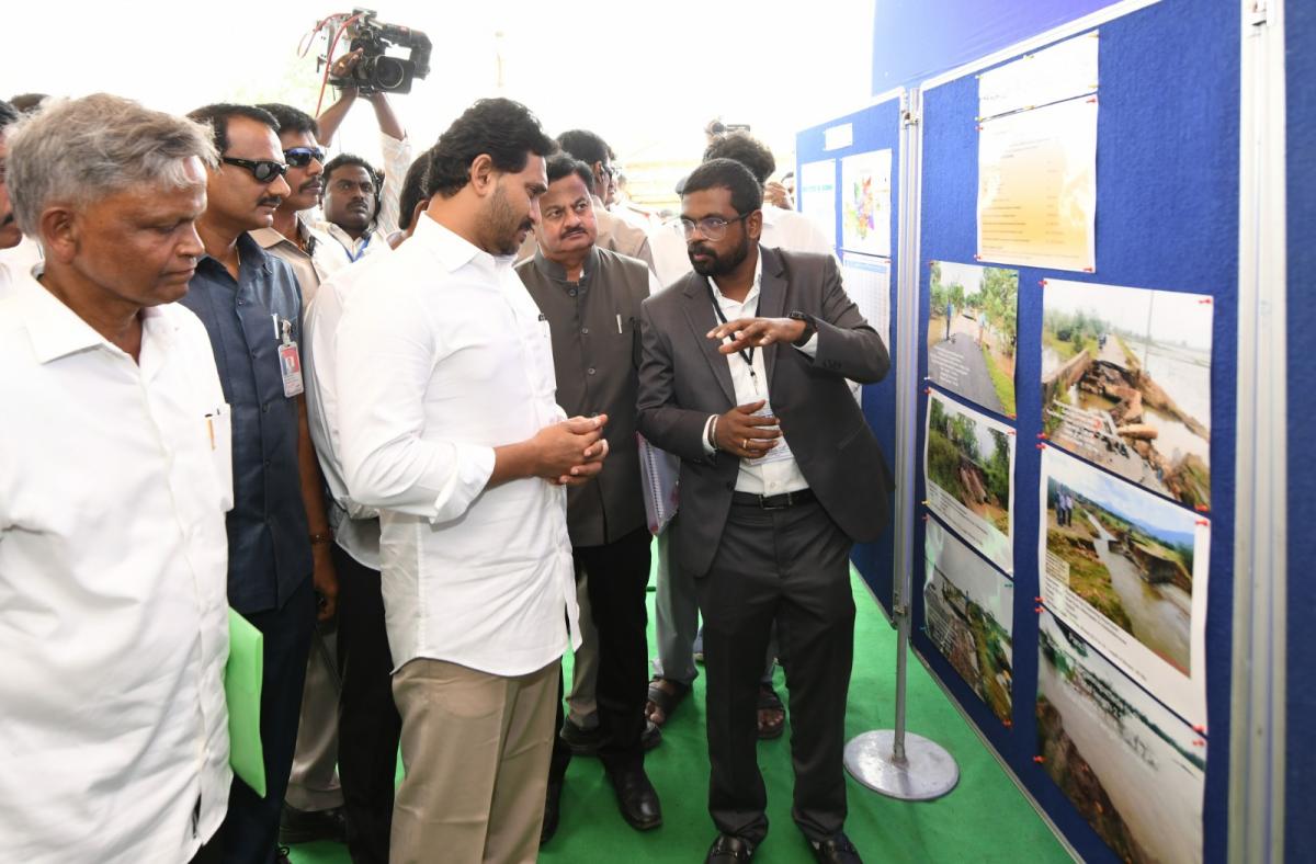 CM-YS-Jagan-Bapatla-22.jpeg 23