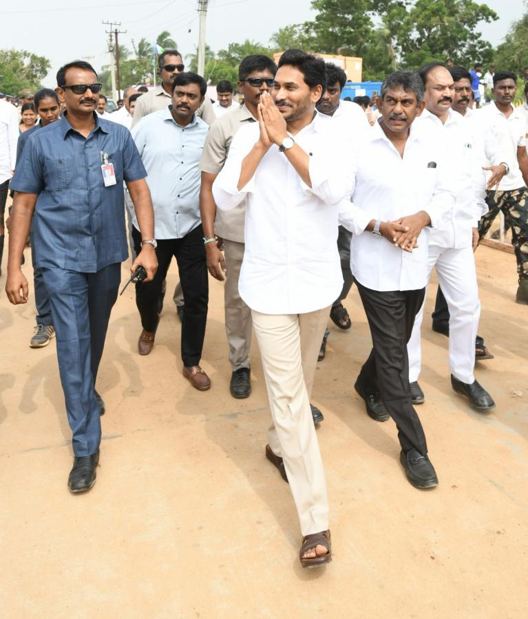 CM-YS-Jagan-Bapatla-24.jpeg 25
