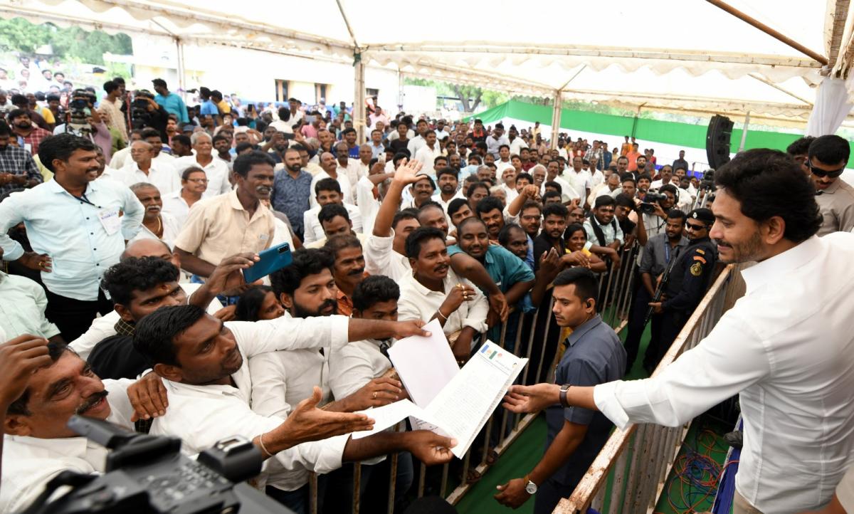 CM-YS-Jagan-Bapatla-34.jpeg 35