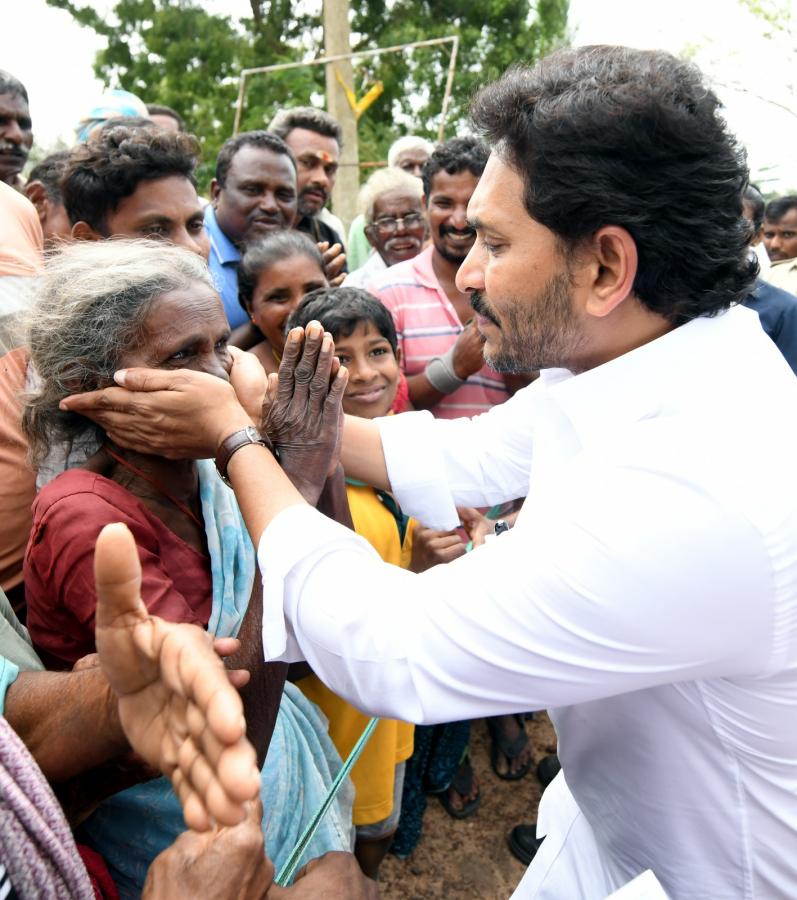 CM-YS-Jagan-Bapatla-41.jpeg 42