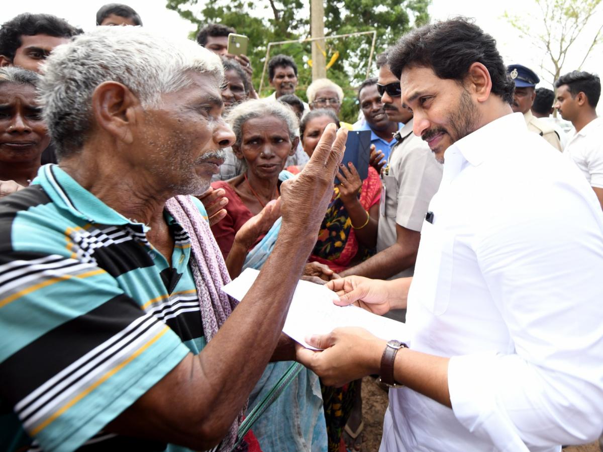 CM-YS-Jagan-Bapatla-42.jpeg 43