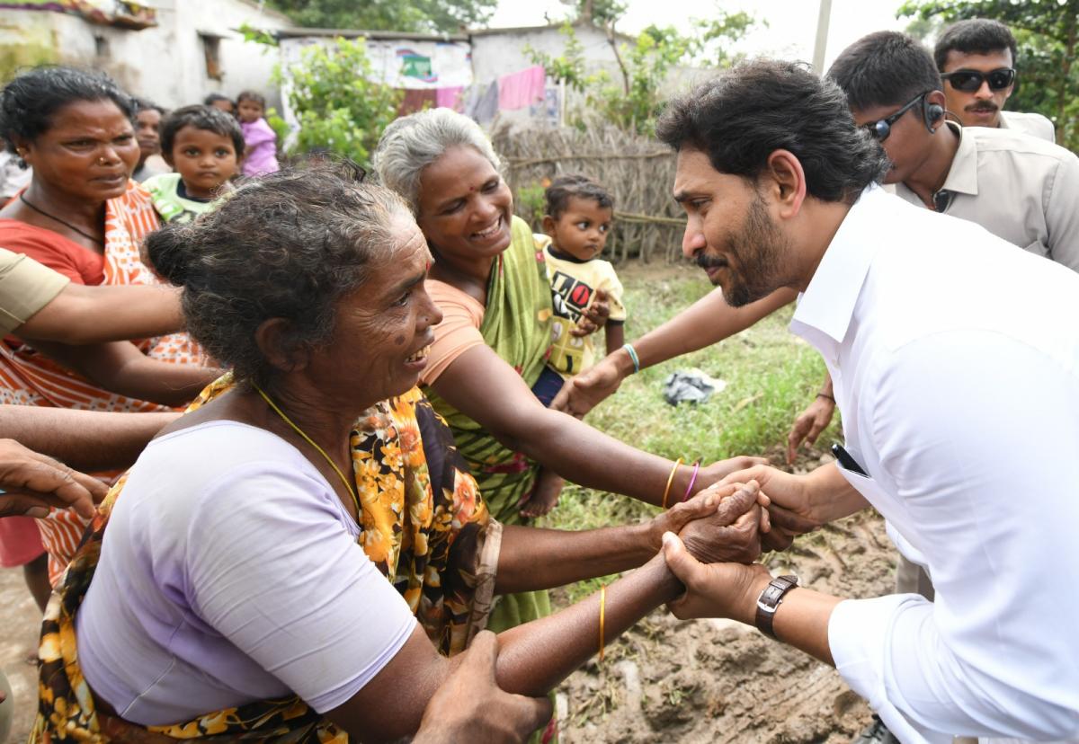 CM-YS-Jagan-Bapatla-45.jpeg 46