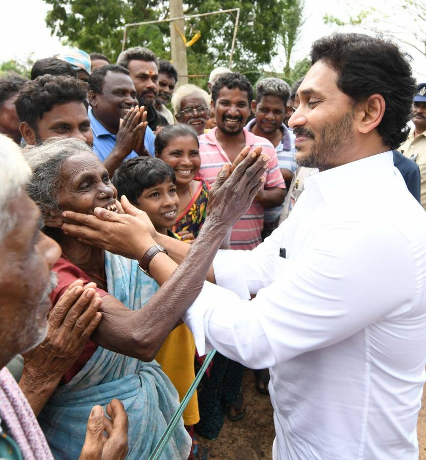 CM-YS-Jagan-Bapatla-47.jpeg 47