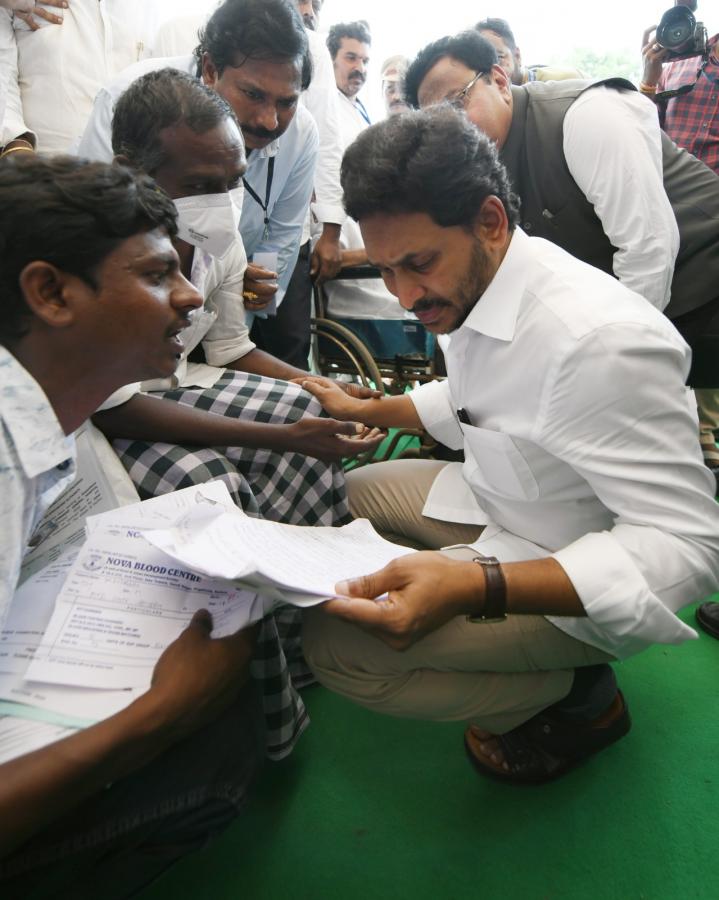 CM-YS-Jagan-Bapatla-48.jpeg 48