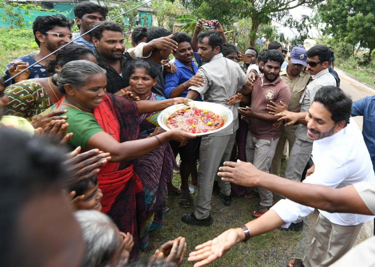 CM-YS-Jagan-Bapatla-49.jpeg 49