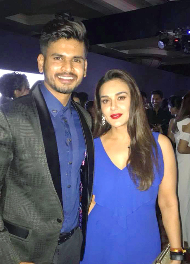 Shreyas_20Iyer_20rare_20and_20unseen_20photos-23.jpg 17