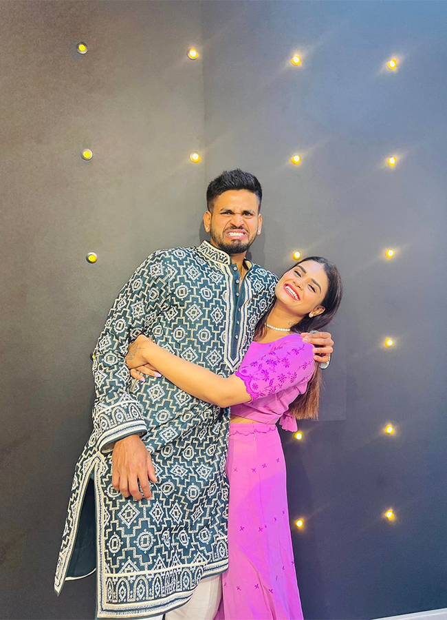 Shreyas_20Iyer_20rare_20and_20unseen_20photos-30.jpg 22